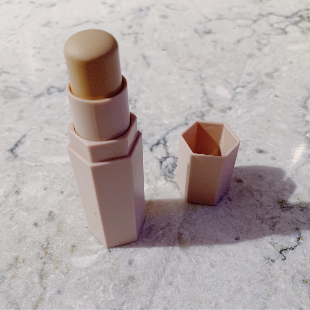 Fenty Match Stix Matte Skinstick in BAMBOO